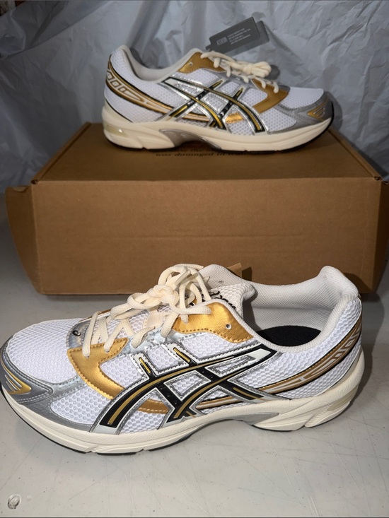 ASICS Men’s White Silver and Gold-Tan Athletic Running Shoes main image 5